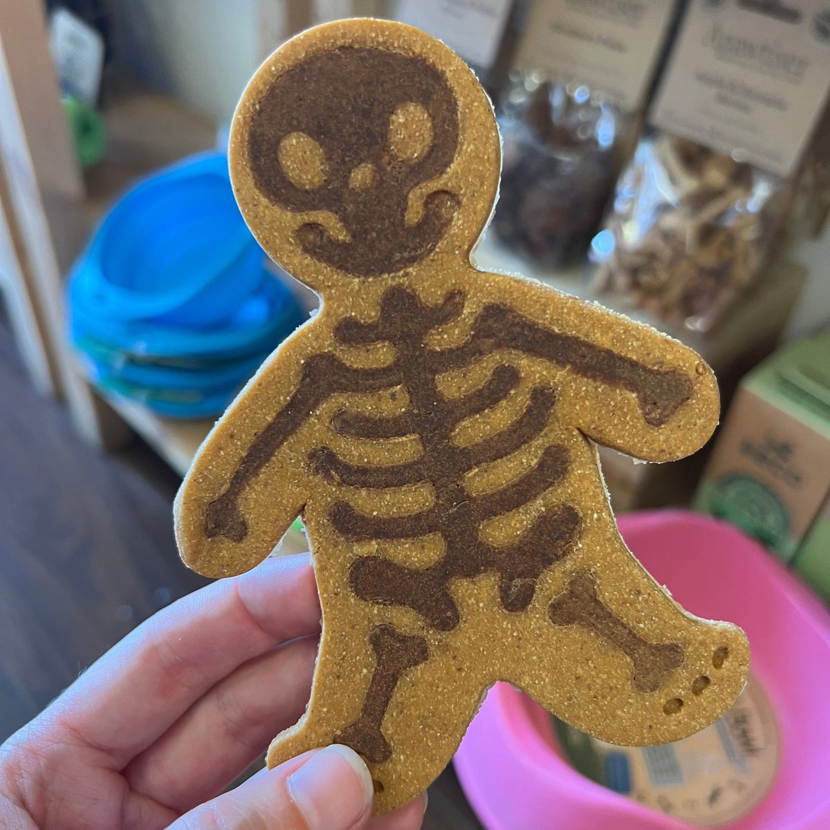 Apawtiser Apple and Treacle Skeleton Dog Biscuit