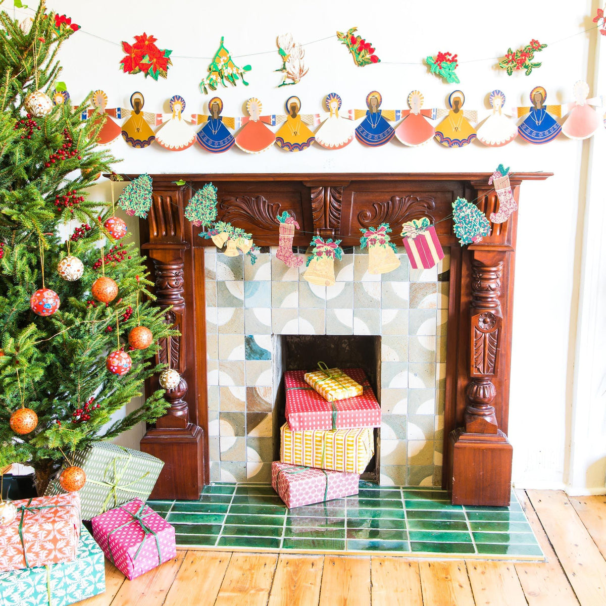 East End Press Angel Concertina Garland
