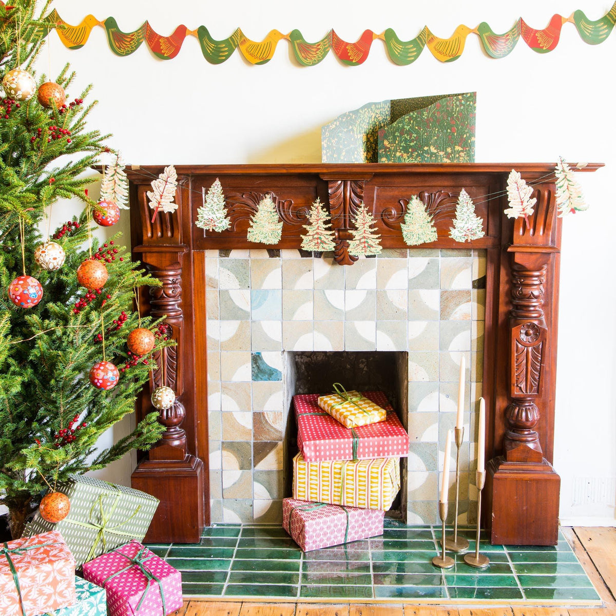 East End Press Christmas Hen Concertina Garland