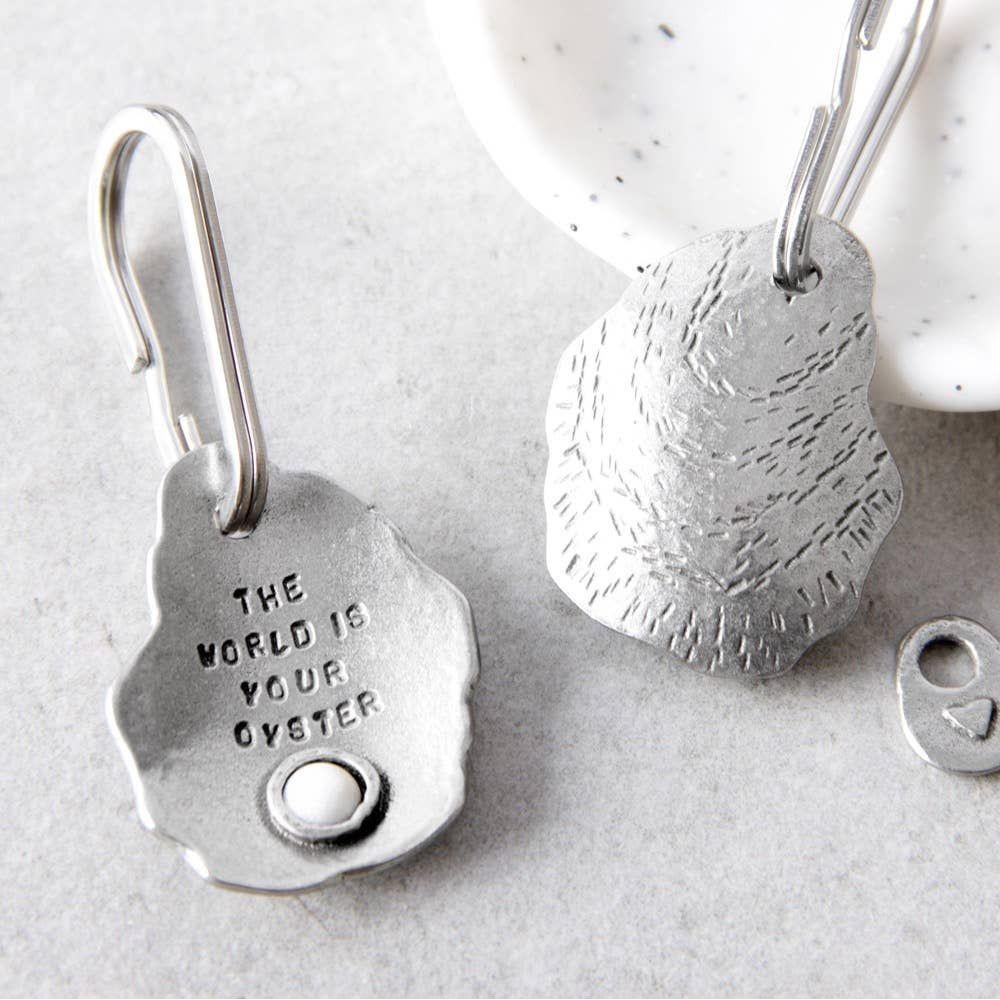 Kutuu 'The World Is Your Oyster' Keychain