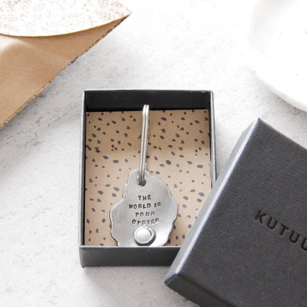 Kutuu 'The World Is Your Oyster' Keychain