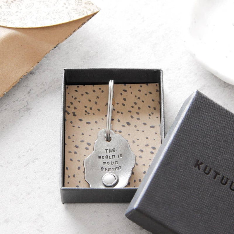 Kutuu 'The World Is Your Oyster' Keychain
