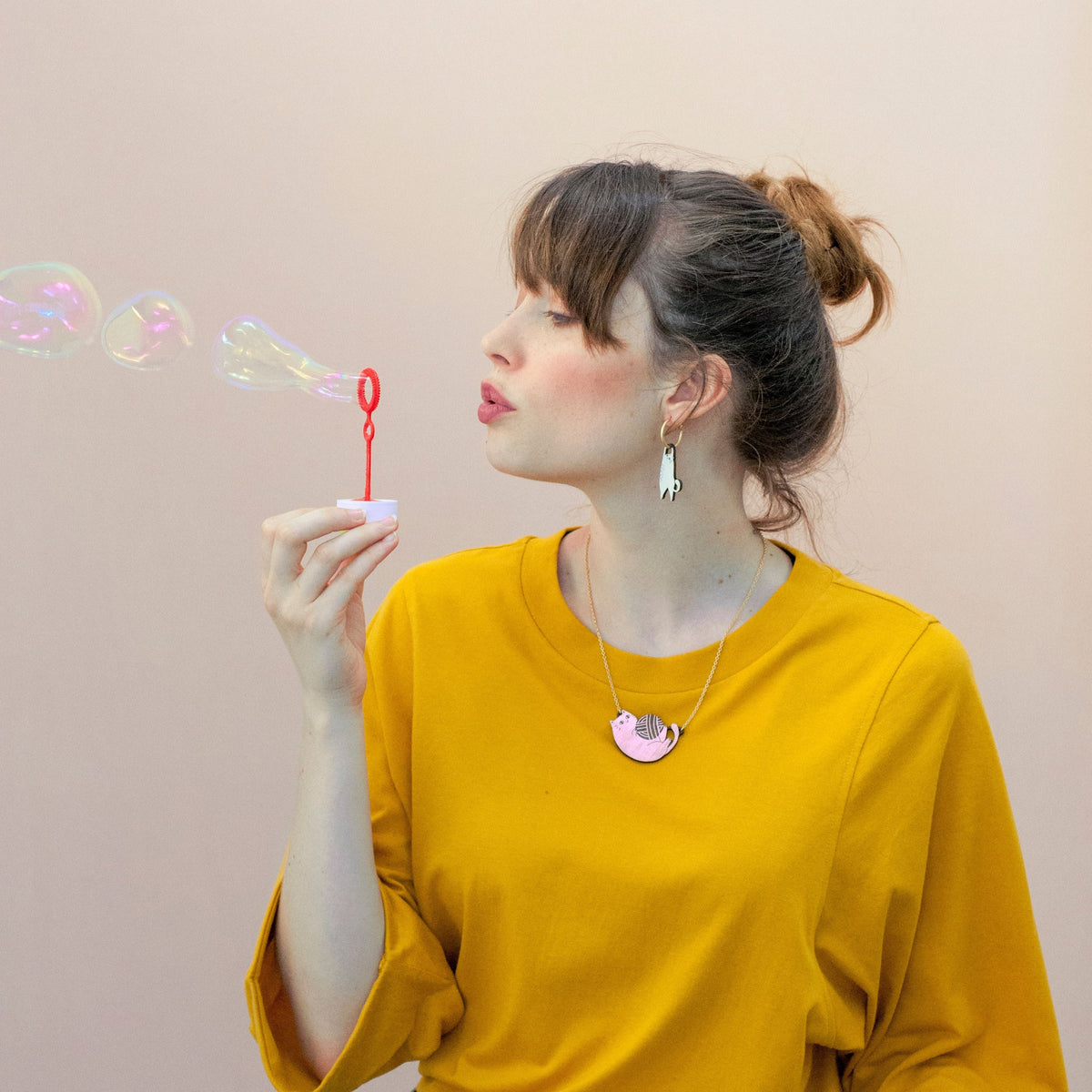 Materia Rica Playful Cats Necklace & Earring Orange Set