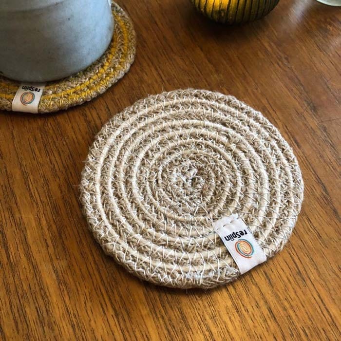 Respiin Round Spiral Jute Coaster - Natural/White