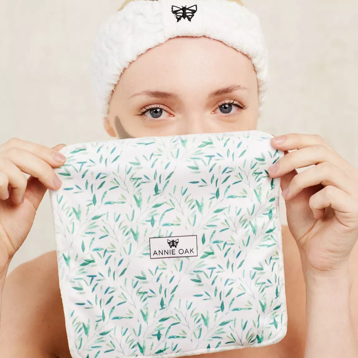 Annie Oak Bamboo Leaves Super Soft Bamboo Facial Cloth