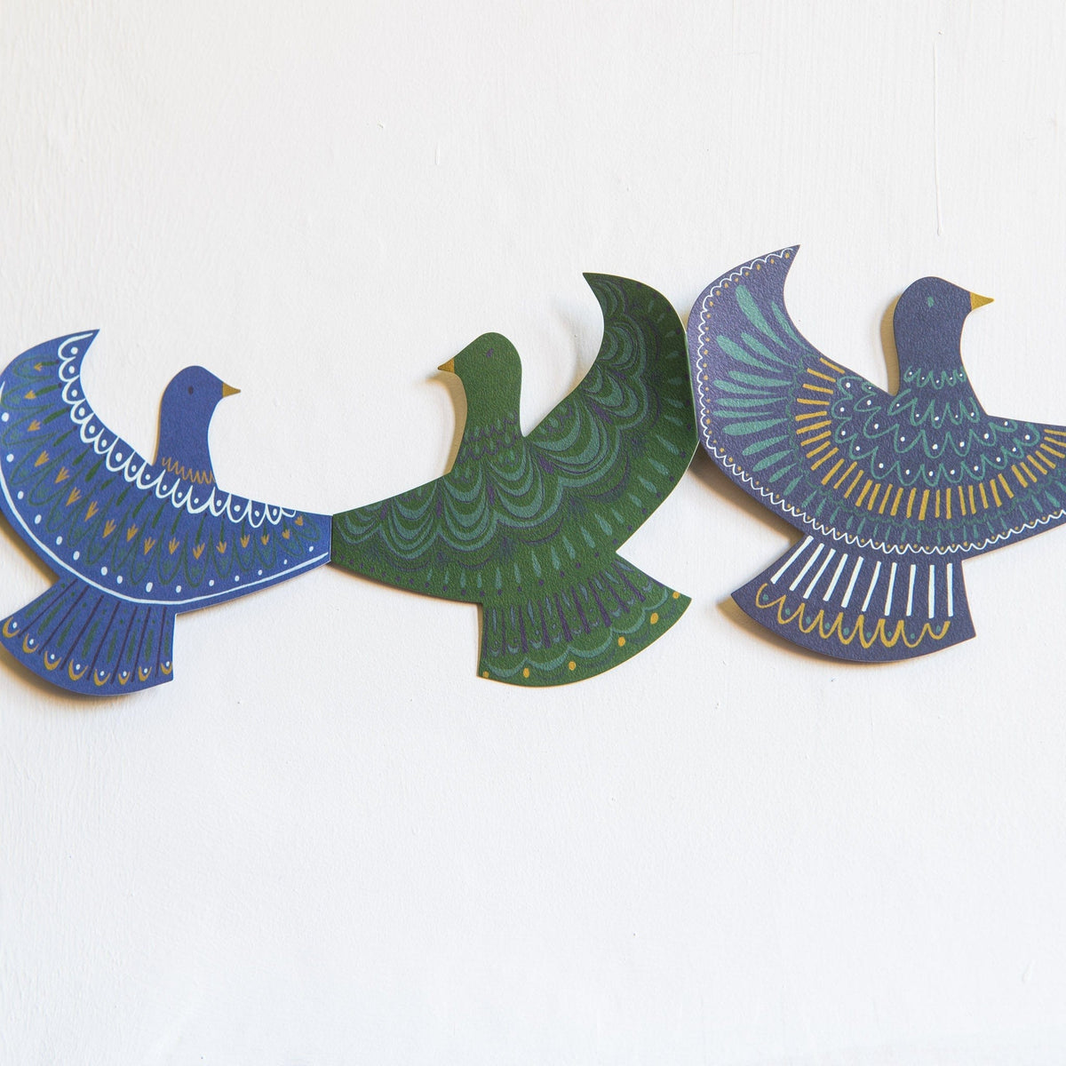 East End Press Dove Concertina Garland