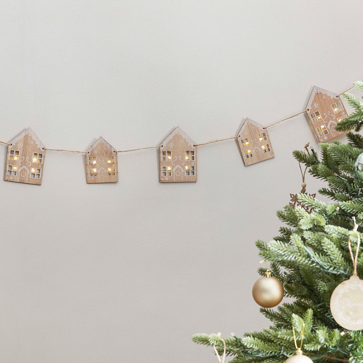 Ginger Ray Wooden Gingerbread House Christmas Bunting with Light Up Windows